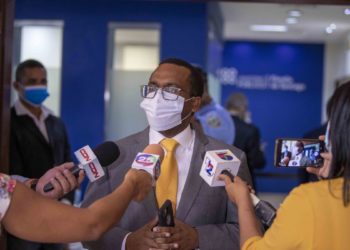 Confirman renuncia de tres fiscales en Santiago