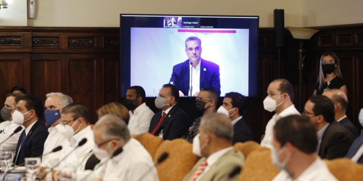 Abinader anuncia medidas en beneficio de dominicanos en NY