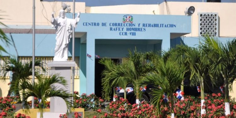 Cuatro heridos en riña entre internos de Rafey Hombres en Santiago