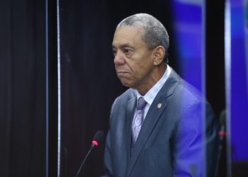 Diputado Luis Vargas truena en la cámara de diputados