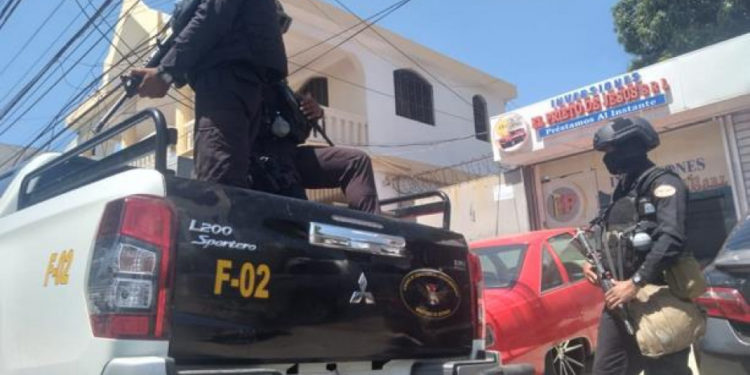 Ministerio Público realiza allanamiento en oficina de contabilidad en Higüey