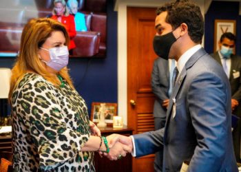 Omar Fernández gestiona en Washington visas para dominicanos