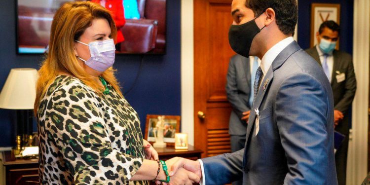 Omar Fernández gestiona en Washington visas para dominicanos