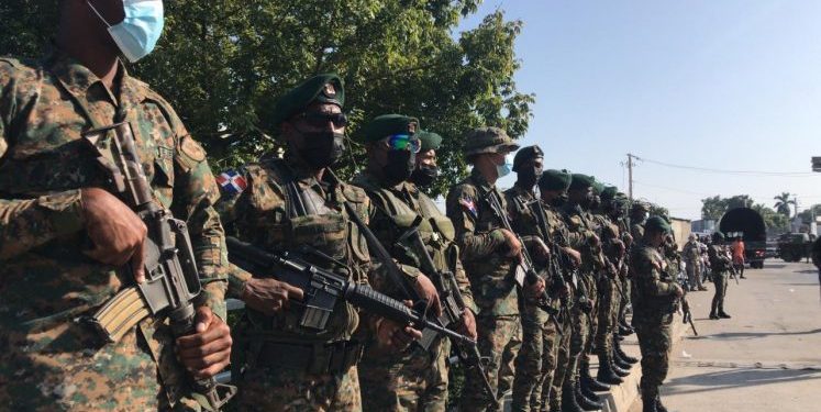 Despliegan nuevo contingente del Ejército para reforzar la frontera por Montecristi