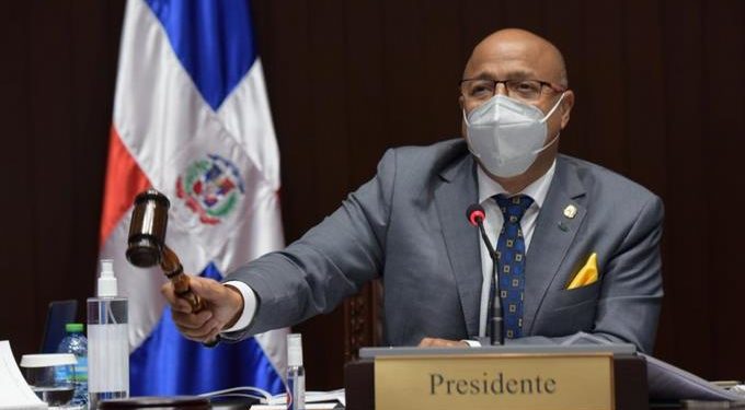 Alfredo Pacheco denuncia nepotismo en el gobierno del PRM; “muchos funcionarios se han dedicado a nombrar a familiares y allegados”