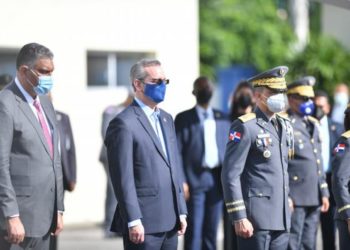 Abinader pone en retiro a tres generales y un contraalmirante de la ARD