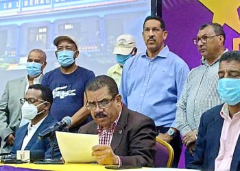 PLD felicita a los profesionales agropecuarios en su día, Censura maltrato del Gobierno