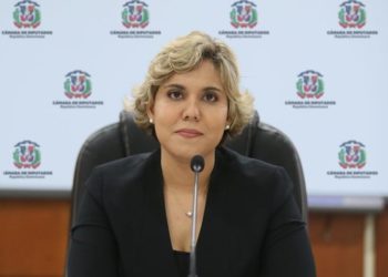 Diputados escogen a María Elena Vásquez para presidir Pro Competencia