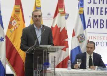 Luis Abinader anuncia cambios para la Policía Nacional