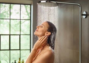 No es necesario bañarte a diario, asegura Harvard