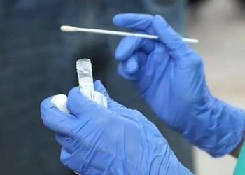 Empleados públicos no vacunados deberán presentar PCR negativa todos los lunes