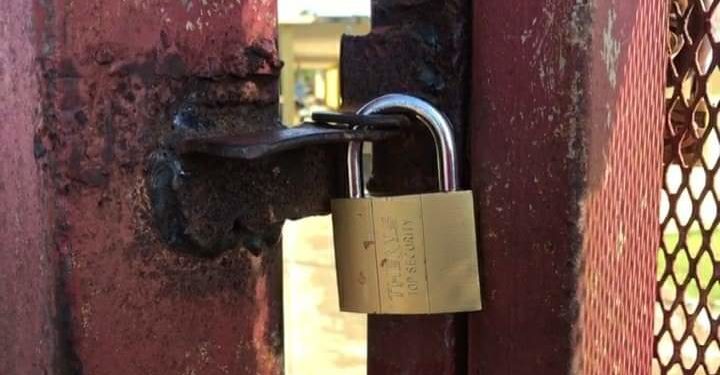 Cierran escuelas en demanda de maestros y otras necesidades en Sabana Grande de Boyá