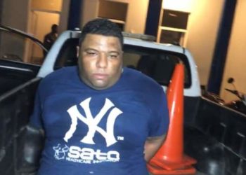 Apresan en Bayaguana integrante de supuesta banda de ladrones de vehículos; Intentó sobornar a los agentes del orden para que lo dejaran libre