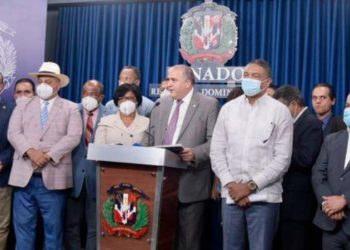 Senadores proponen proyecto de ley para evitar reforma fiscal