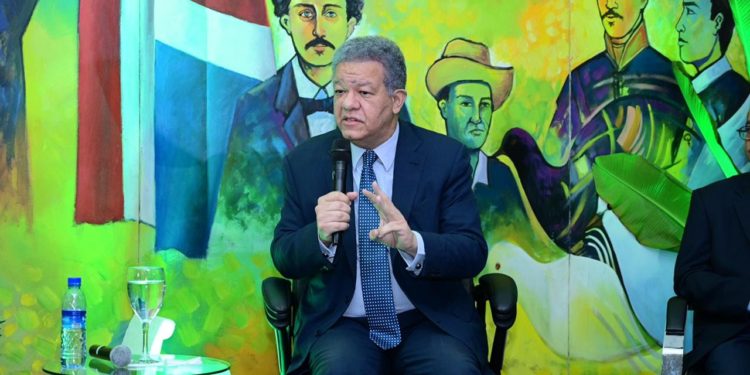 Leonel Fernández dice FP no podría apoyar Reforma Fiscal