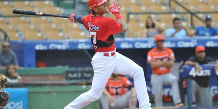 Erik González debutó en pretemporada con el Escogido