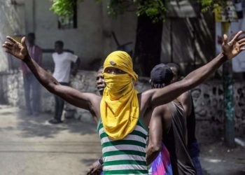 Bandas armadas saquean e incendian hospital al norte de Haití durante enfrentamiento