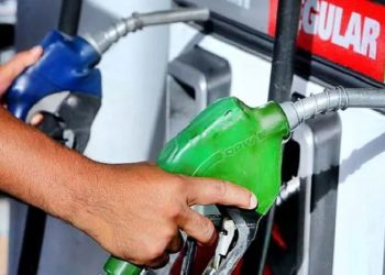 Gobierno mantiene congelados precios de combustibles