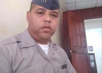 Oficial de la policía en estado delicado tras recibir un impacto de bala