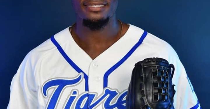 Lanzador Robinson Leyer sufre accidente