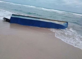 Al menos siete muertos y 22 personas rescatadas con vida tras zozobrar una yola en Miches