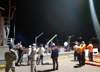 Armada de la RD rescata 47 personas que habian naufragado en la bahía de Samaná