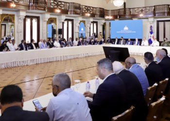 Presidente Abinader informa al liderazgo nacional sobre medidas ante crisis de Haití para preservar defensa de la soberanía y la seguridad