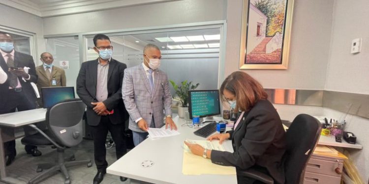 Diputado somete proyecto de ley para modificar horarios de entrada a empresas y centros educativos