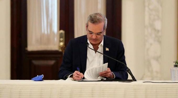 Presidente Abinader emite decreto