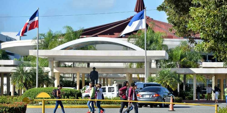 Inician paro por 48 horas en la UASD