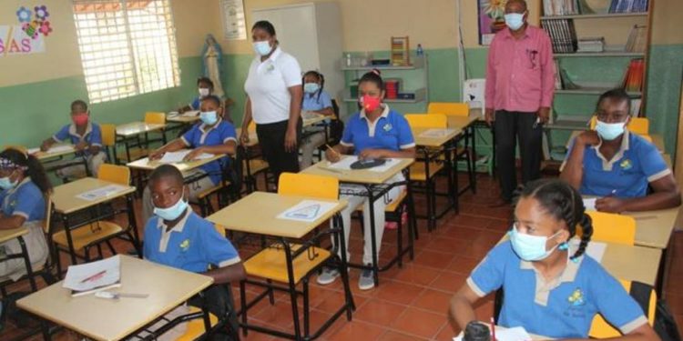 Minerd mantiene vigente protocolo covid