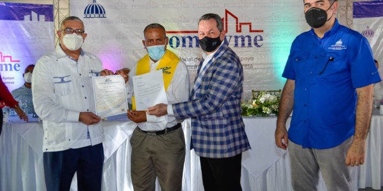 Promipyme entrega RD$9.8 millones en préstamos a emprendedores de Pedernales