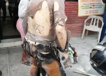 Video | Hombre se prende fuego en el palacio judicial de Ciudad Nueva en demanda de justicia