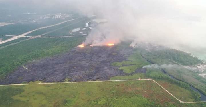 Autoridades procuran sofocar incendio forestal en complejo turístico Cap Cana