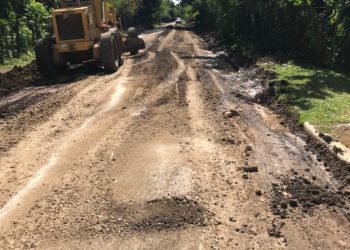 Alcaldía de Bayaguana inicia la reparación de caminos vecinales