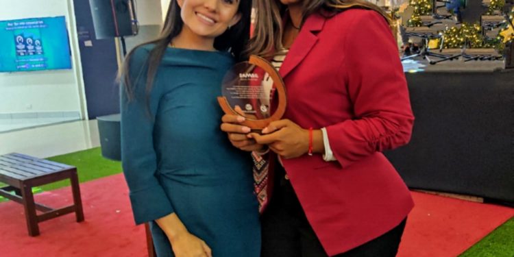 Programa radial Poder Femenino, recibe reconocimiento de Organización internacional en Sambil