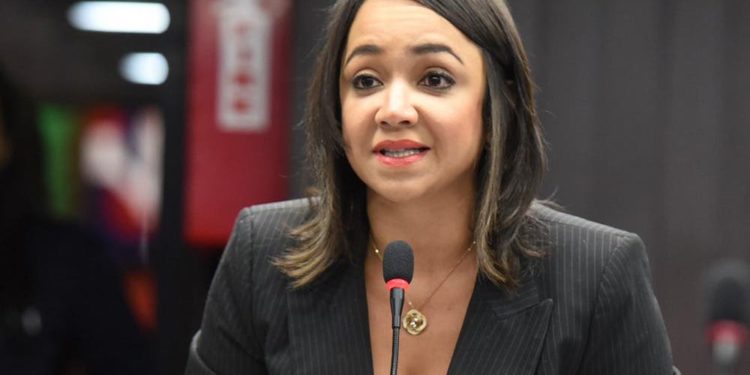 Faride Raful “explota” por el caos del tránsito en el Distrito Nacional: ¿Qué rayos hacemos?