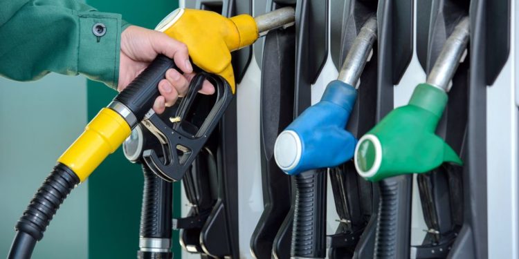 Precios de los combustibles suben entre RD$2.00 y RD$8.80