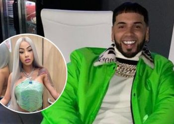 Anuel AA se cubre el tatuaje de Karol G que tenía en la espalda