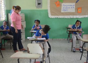 Educación anuncia reingreso a la docencia de manera presencial