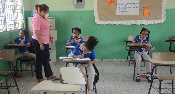 Educación anuncia reingreso a la docencia de manera presencial