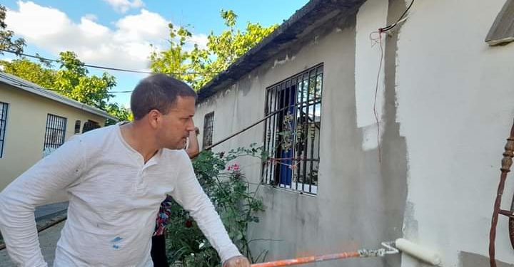 Diputado inicia programa «Pinta tu barrio» en Monte Plata