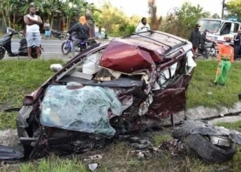 Dos muertos y cuatro heridos en accidente en autopista Duarte próximo Villa Altagracia.