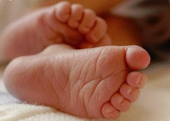 Niña muere atropellada por su padre mientras daba reversa en Espaillat