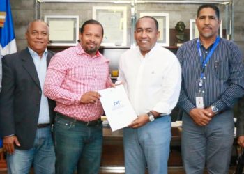 Departamento Aeroportuario recibe edificación donde operará oficinas para construcción de aeropuerto de Pedernales