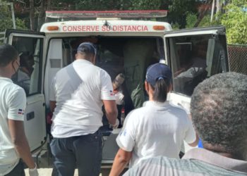 Conductor de una retro excavadora se accidenta en Bayaguana
