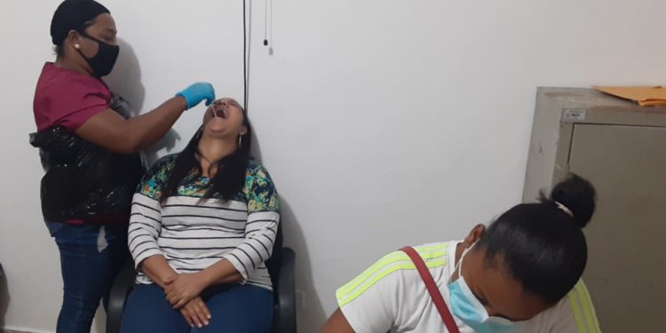 Realizan pruebas PCR en Distrito Educativo 17-01 de Yamasá