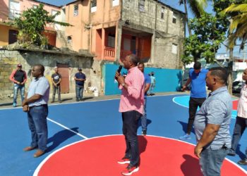 Nelson Fulcar remoza cancha en Ceuta, Villa Mella