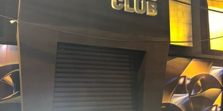 Policía desmantela fiesta clandestina en discoteca del DN