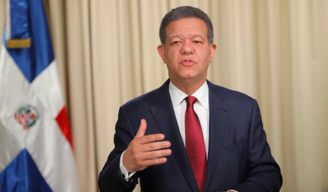 Leonel Fernández lamenta muerte de monseñor Agripino Núñez Collado